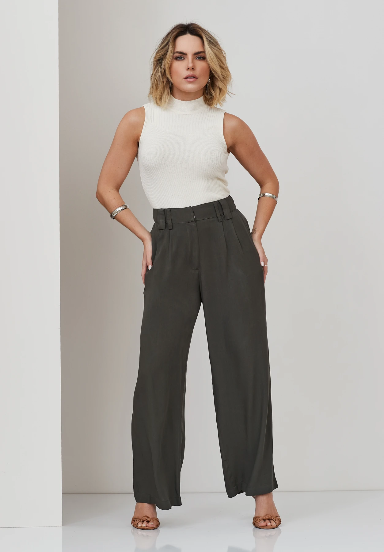 TRICOT GOLA ALTA DETALHE FRENTE