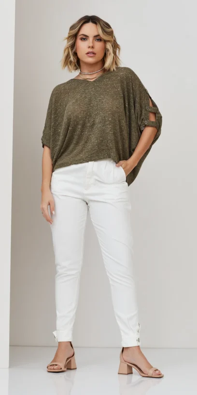 BLUSA DE MALHA RECORTES E BOTÕES LATERAIS