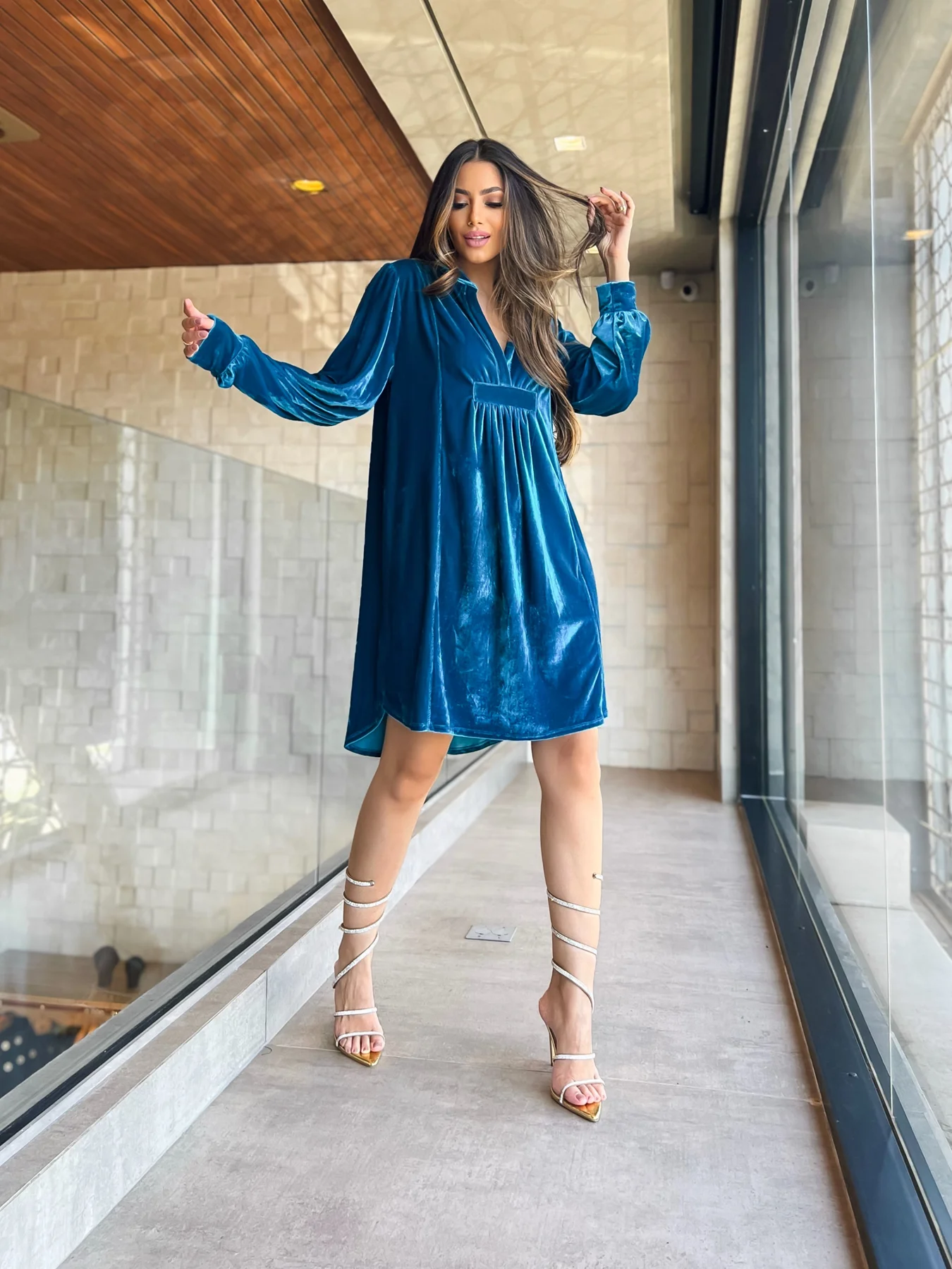 VESTIDO VELUDO MANGAS LONGAS