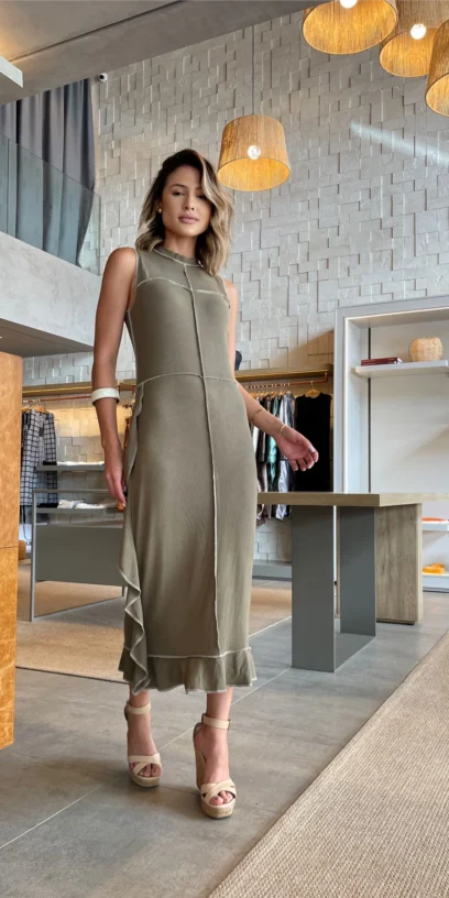 VESTIDO MIDI CANELADO COM PESPONTOS