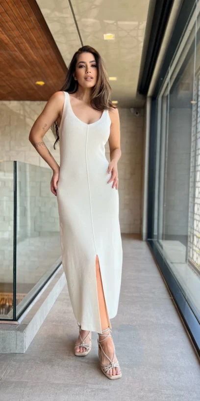 VESTIDO TRICOT MODAL COM NERVURA E FENDA