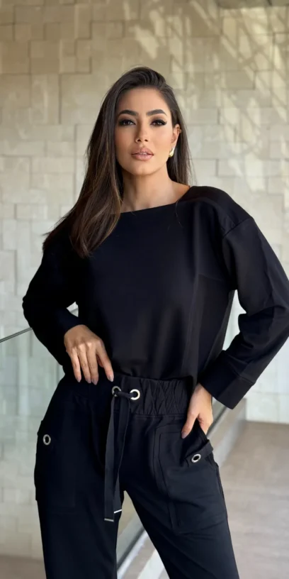 BLUSA MALHA DECOTE QUADRADO PRETA