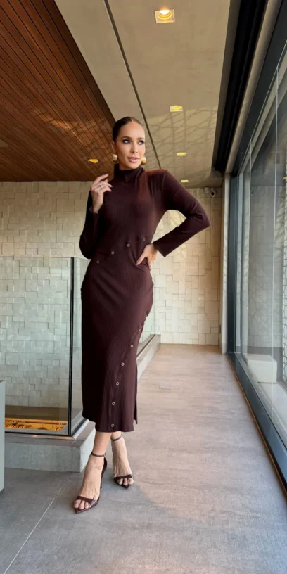 VESTIDO CANELADO DETALHE BOTÕES