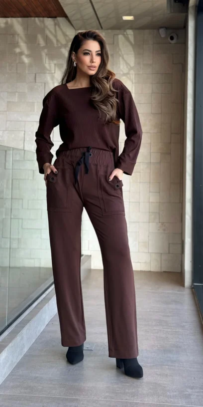 CALÇA MALHA BOLSOS SOBREPOSTOS TABACO