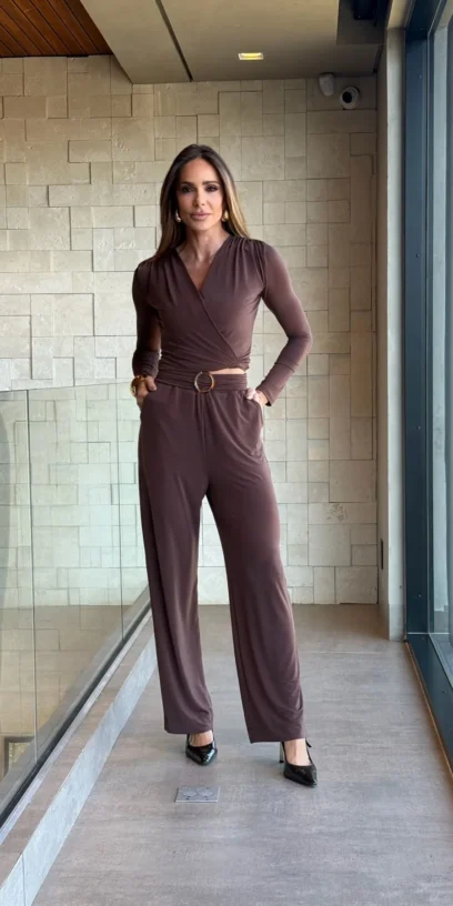 CALÇA PANTALONA DE MALHA COM FIVELA MARROM